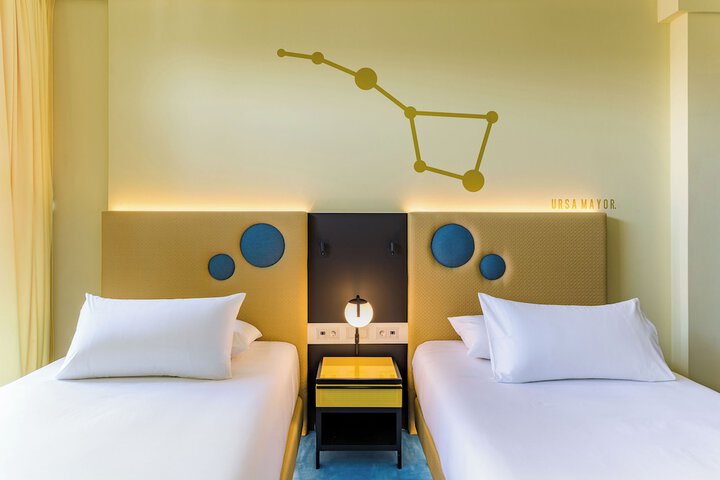 Room 30 of 77