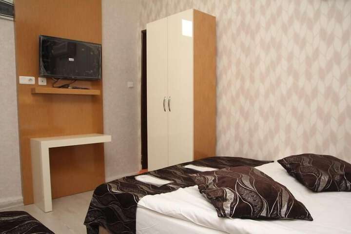 Room 8 of 23