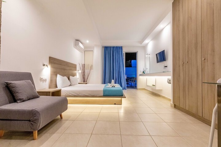 Room 10 of 82