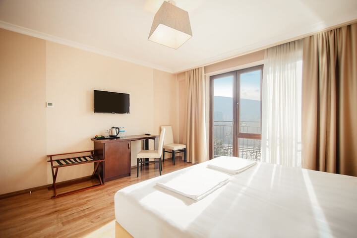 Room 7 of 34