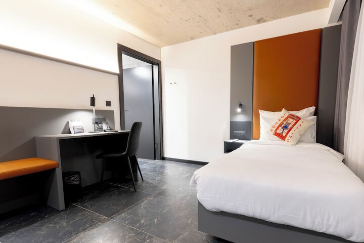 Room 47 of 82
