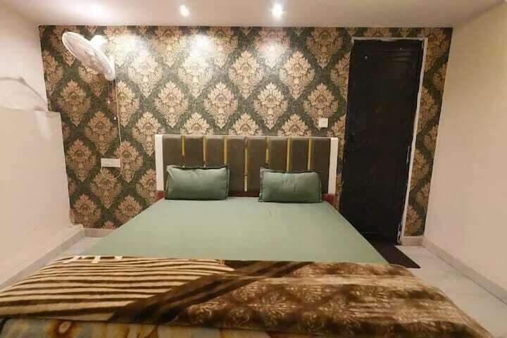Room 10 of 36