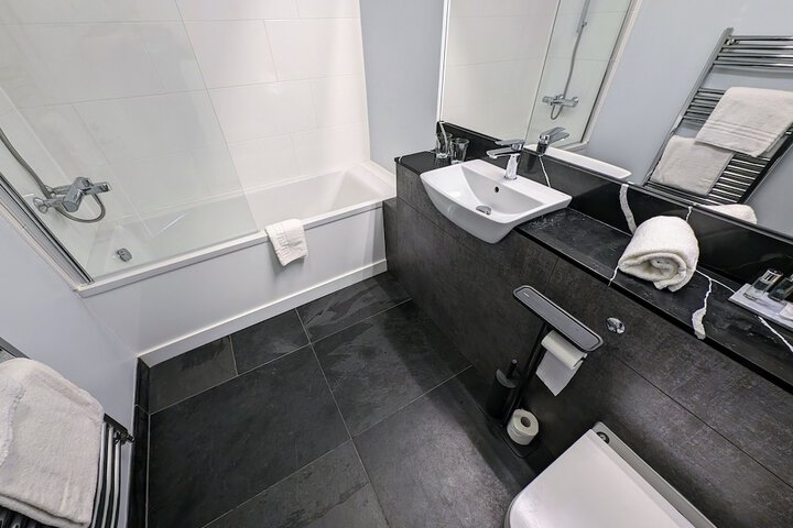 Room 15 of 31