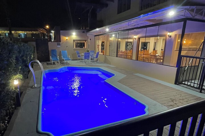 Pool 32 of 39