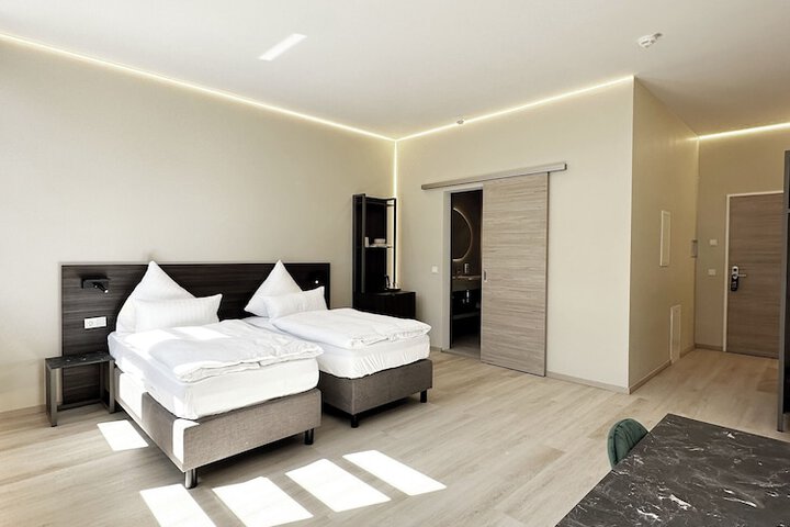 Room 15 of 75