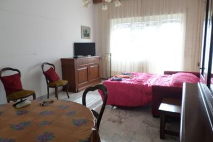 Room 11 of 20