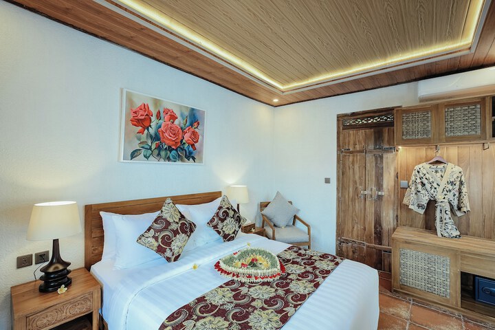 Room 9 of 35