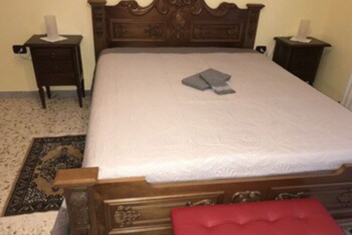 Room 12 of 27
