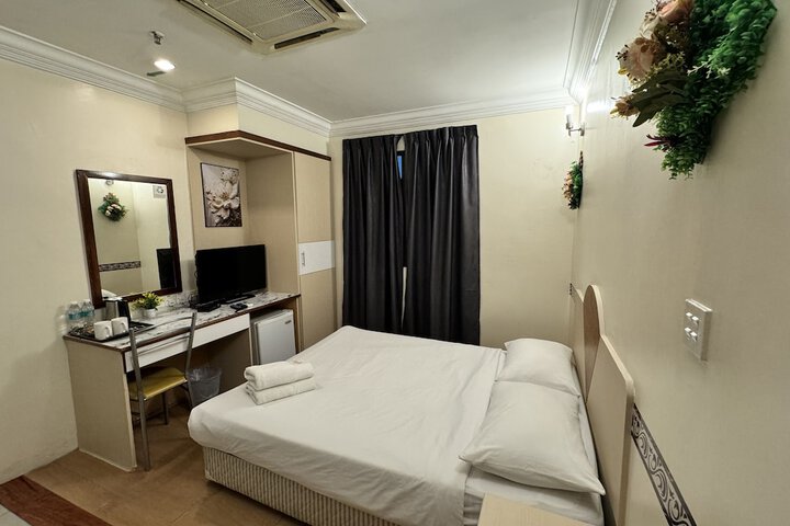 Room 43 of 82