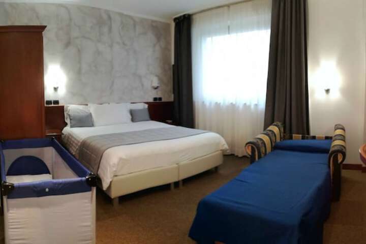 Room 16 of 69