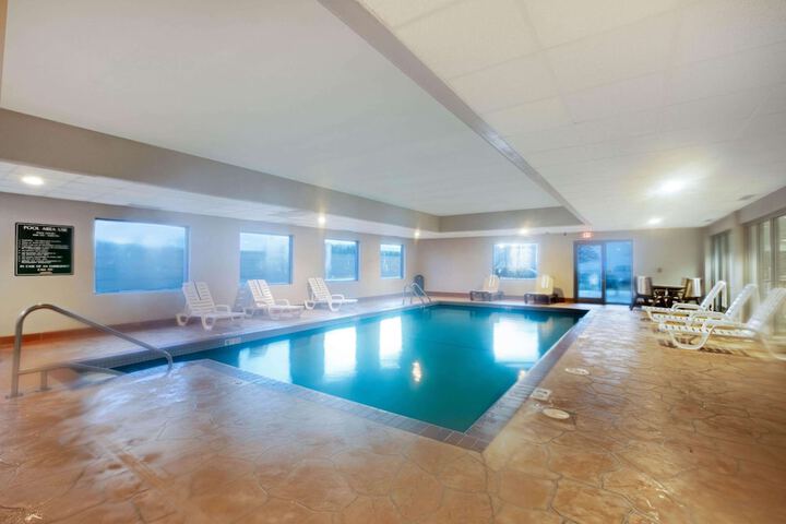 Pool Hotel