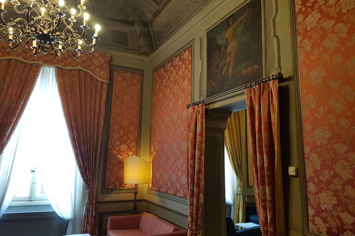 Guest Lobby