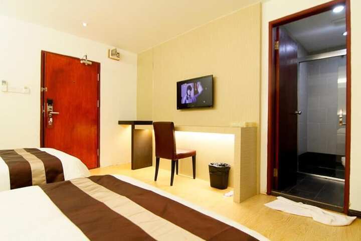 Room 30 of 44