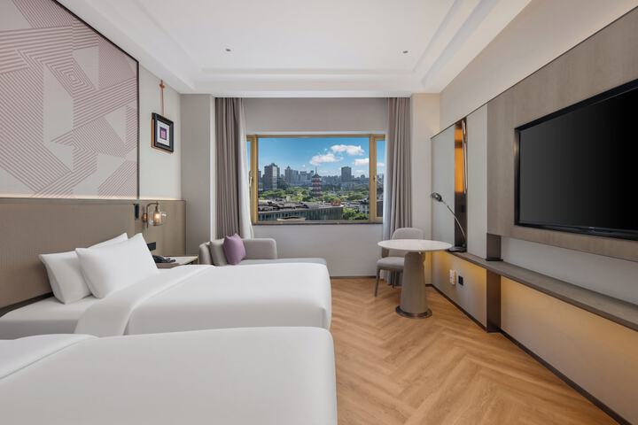 Room 25 of 115