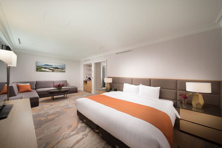 Room 16 of 79