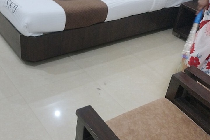 Room 11 of 42