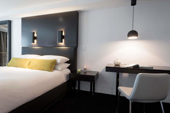 Room 26 of 120