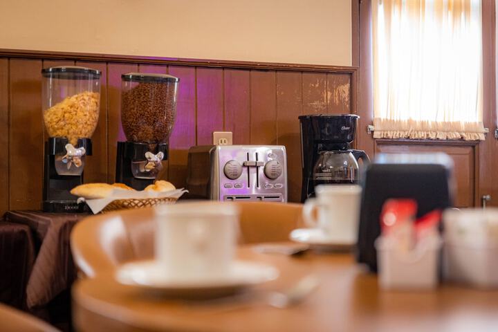 Breakfast area