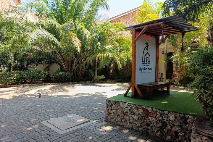Hotel Exterior 112 of 146