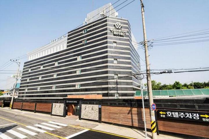 Exterior of Ilsan (Daehwa) Wainscot Hotel
