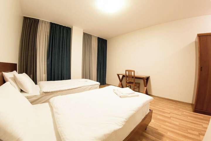 Room 6 of 26