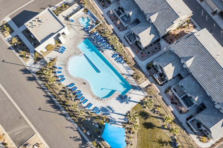 Pool 41 of 64