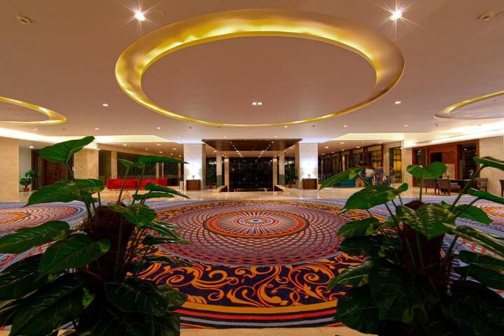 Ballroom/Hall 36 of 37