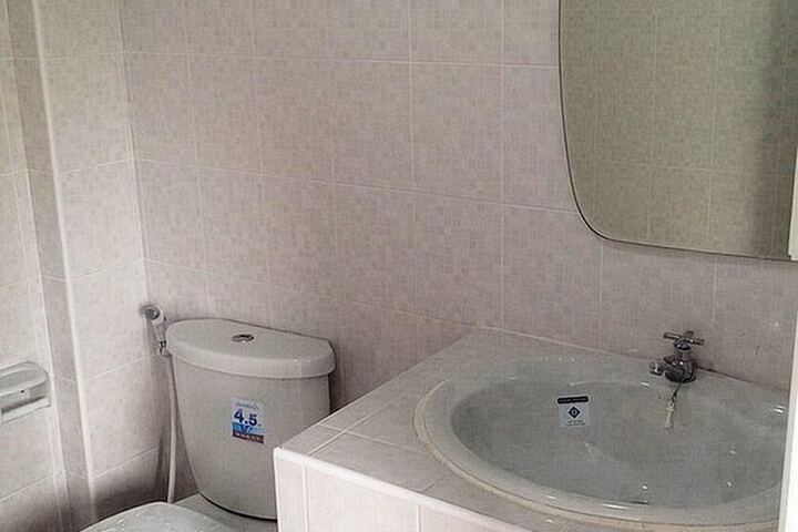 Room 12 of 23
