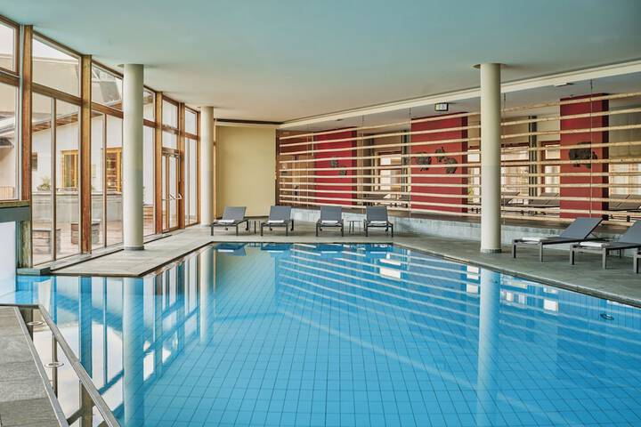 Pool Hotel