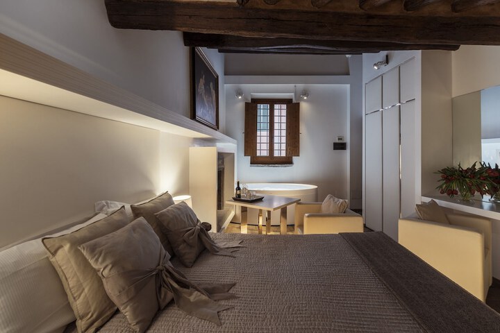 Room 12 of 40