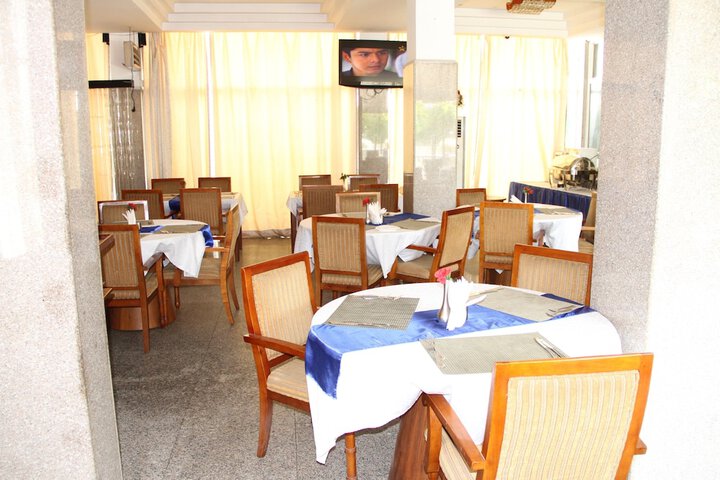 Dining Photos