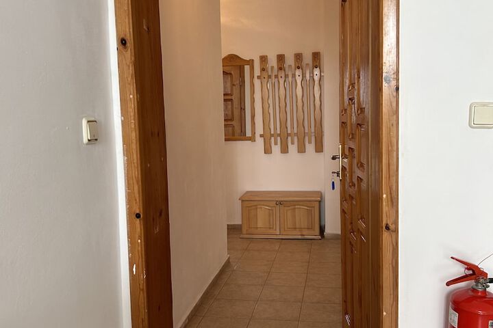 Room 35 of 146