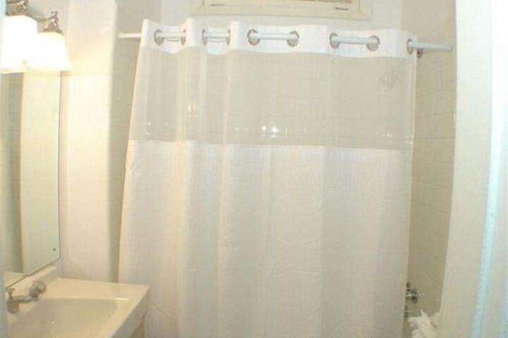 Room 3 of 21