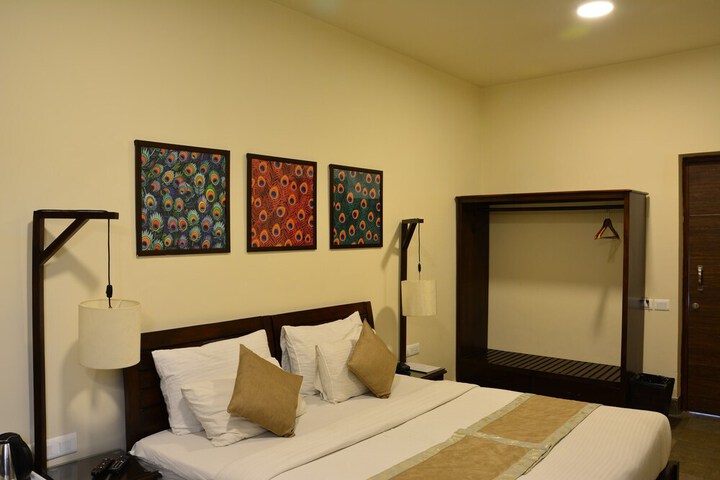 Room 7 of 38