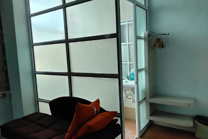 Room 16 of 66