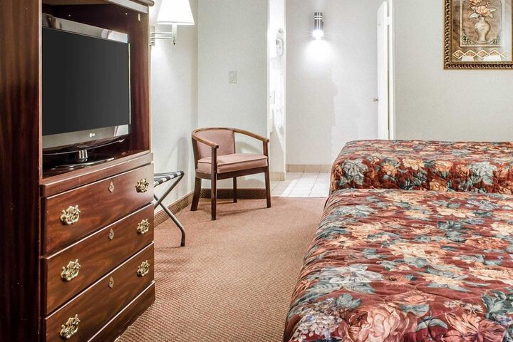 2 Double Beds (5 of 12)