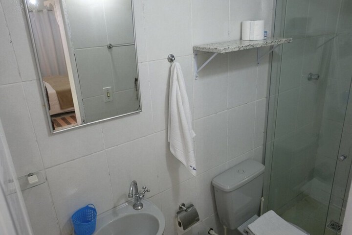 Room 16 of 28