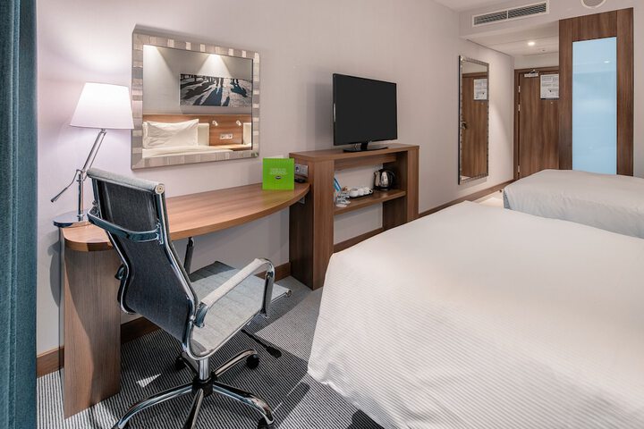 Room 17 of 47