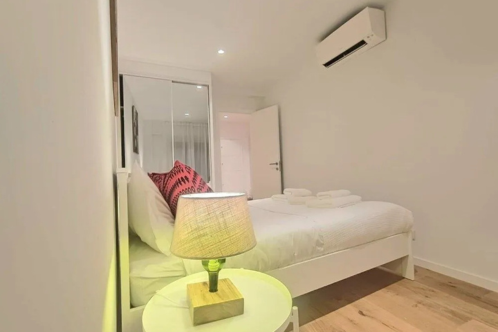 Room 3 of 10