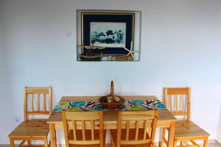 Room 44 of 100