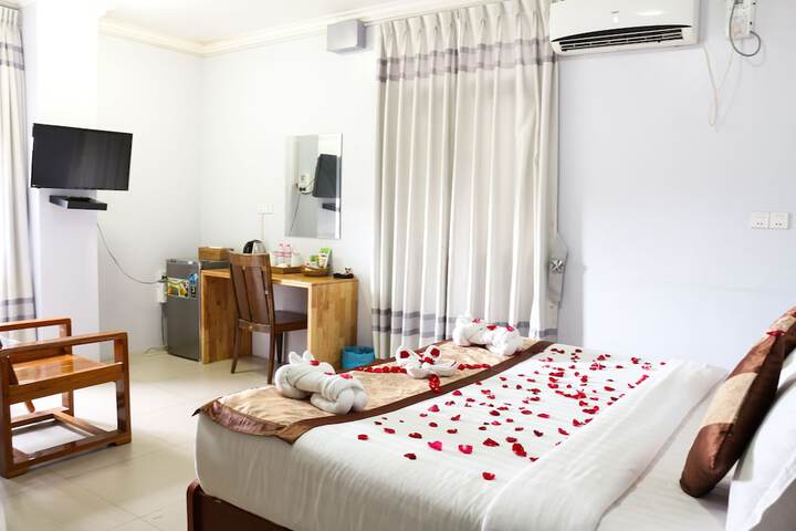 Room 9 of 37