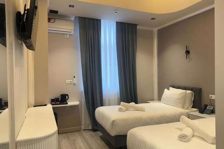 Room 20 of 37