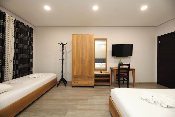 Room 21 of 99