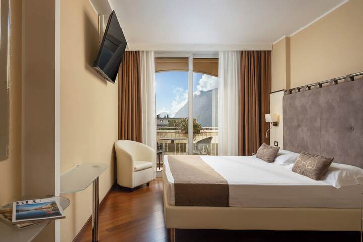 Room 15 of 89