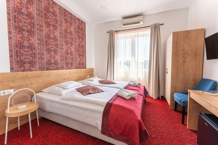 Room 43 of 82