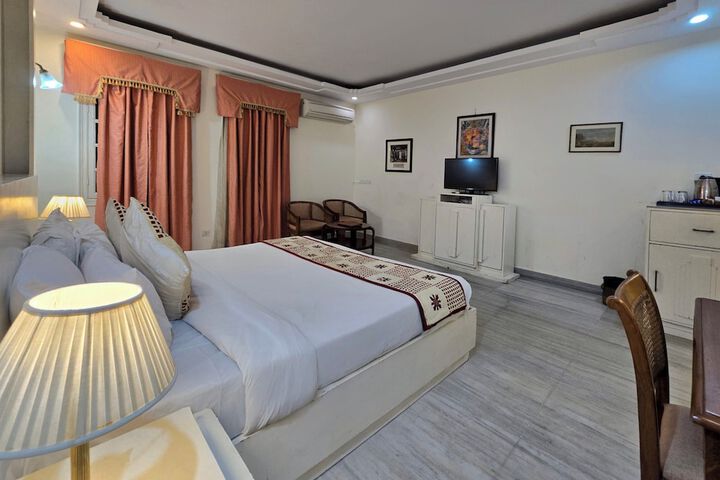 Room 48 of 165