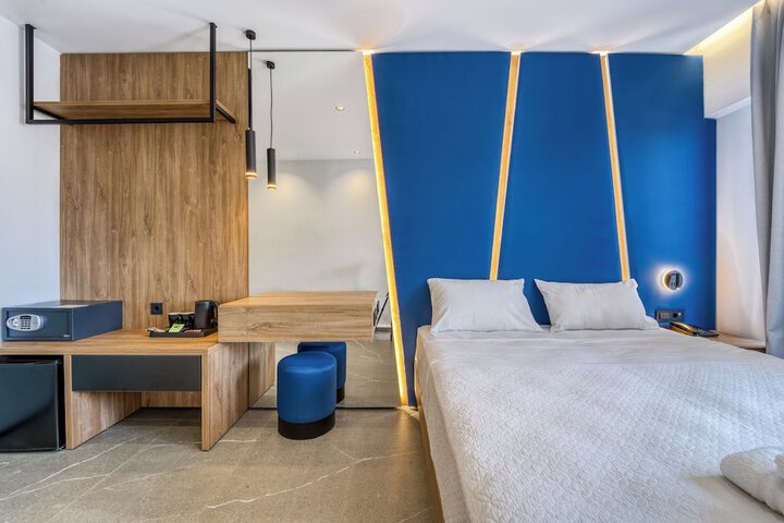 Room 12 of 34