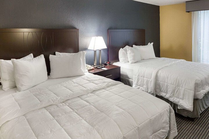 2 Queen Beds Upgrade (6 of 6)
