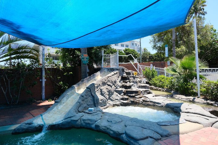 Pool 122 of 169