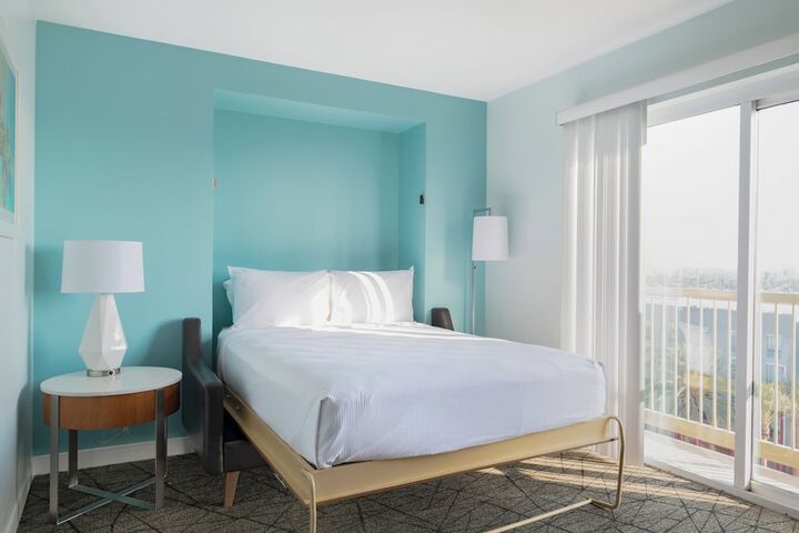 Room 4 of 24